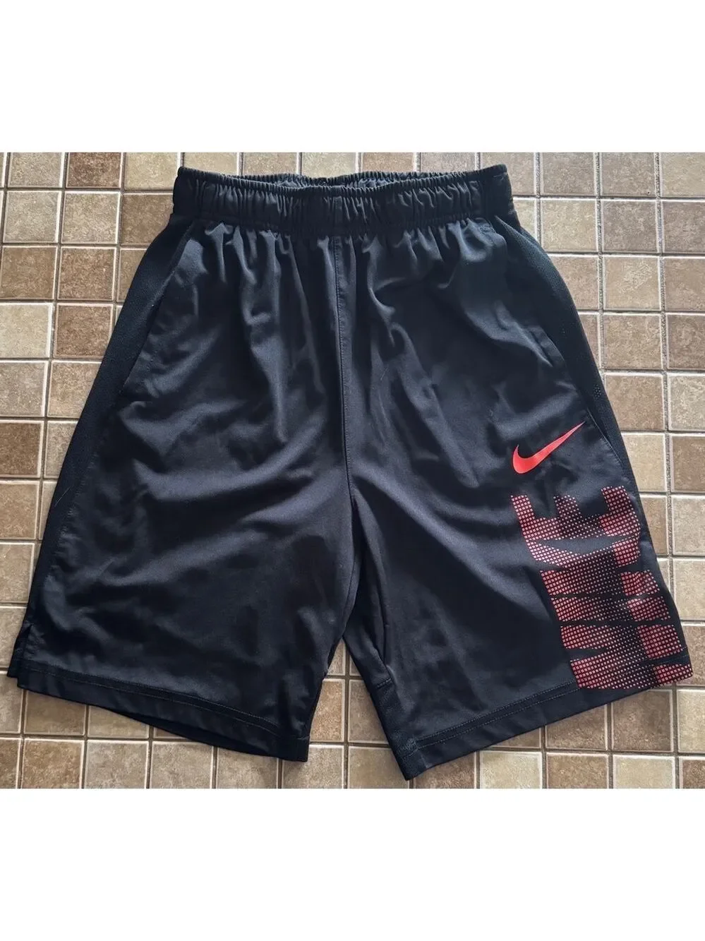 Boys Nike Dri-FIT Shorts Size L Black and Red